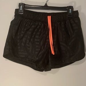 Old Navy Active ago Dry Black Graphic Shorts